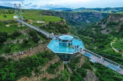 Dashbashi Canyon Tickets: Über die Diamond Glass Bridge laufen