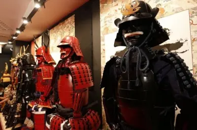 Samurai-Rüstung Fotoshooting in Shibuya: 7 Rüstungsstile tragen