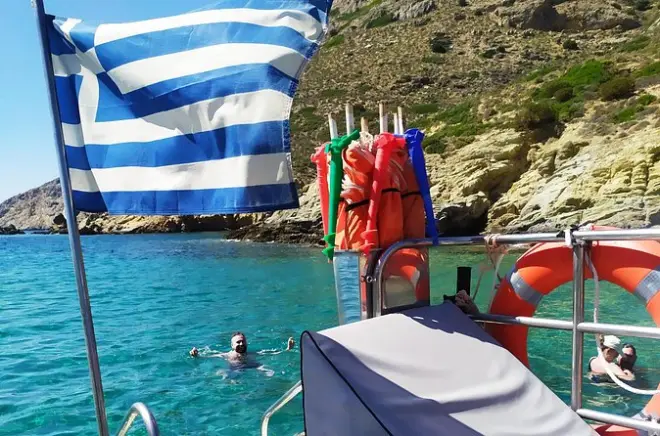 Syros : Plages cachées et inscriptions en bateau et randonnée