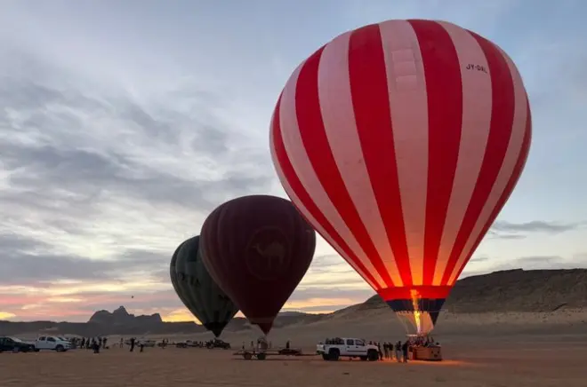 Hot Air Balloon Flight at Wadi Rum: Sunrise over desert