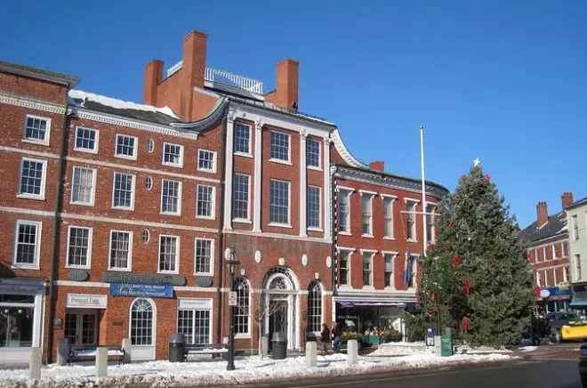 Aventura con app en Portsmouth descubriendo lugares ocultos