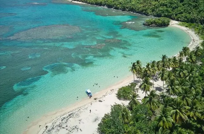 Hermit Beach snorkeling tour from Moron: Swim & lunch