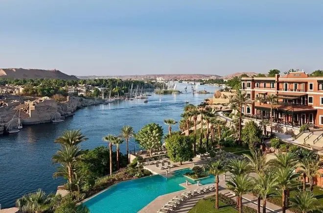 Templos em Aswan e passeio de feluca com saída de Luxor