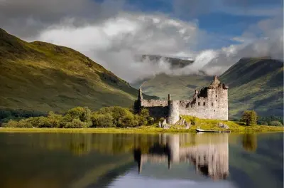 Piedras de pie, castillos y Highlands desde Balloch