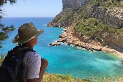 Scogliere e sentieri di pesca storici intorno a Moraira