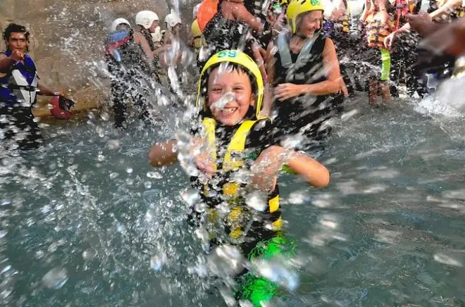 Tirolesa no cânion Göynük perto de Kemer: Duas linhas a 40 metros