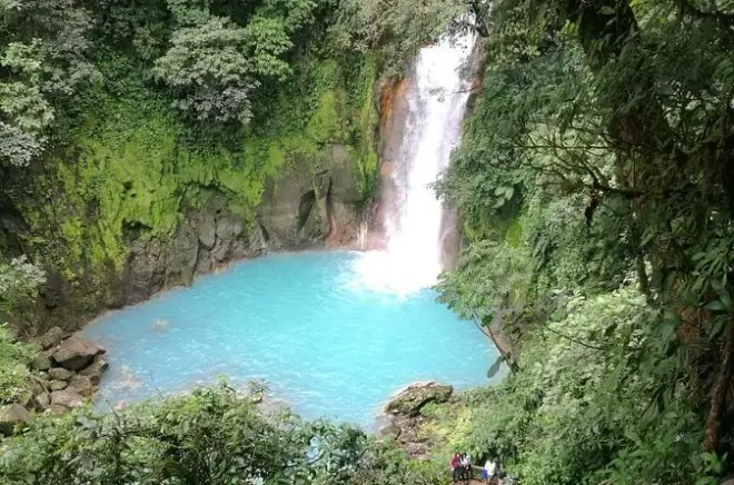 Rio Celeste cascade et paresseux : Randonnée volcan avec déjeuner
