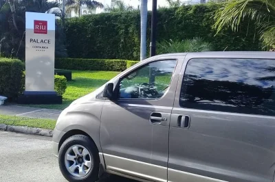 Arrivez à liberia et rejoignez directement l’hôtel riu guanacaste en transfert privé avec chauffeur bilingue, climatisation et sans attente.