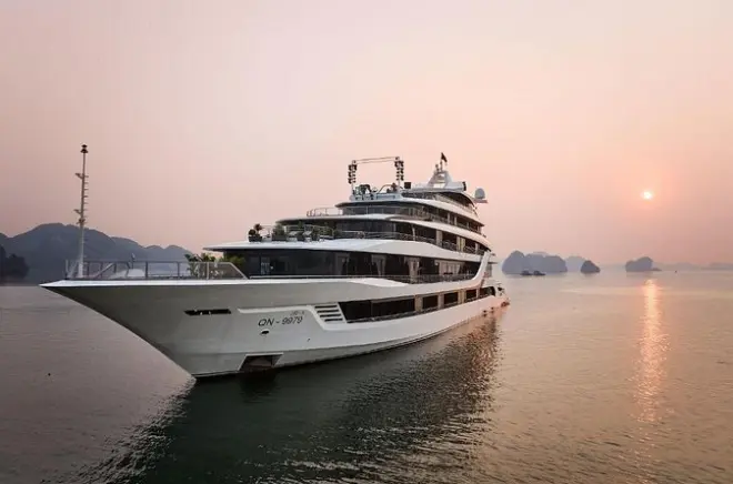 Ha Long Bay: Crociera di lusso 2 giorni con cabine e balcone privato