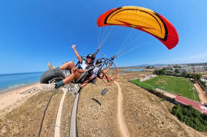 Vuelo en paratrike sobre Portimão: Vistas costeras de 15 minutos