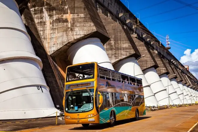 Presa Itaipu y tour por la ciudad: Guía privado a la triple frontera