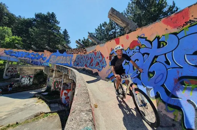 Mountain bike sul monte Trebevic: Pista olimpica di bob