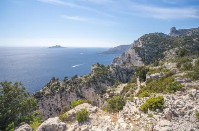 Tour en bicicleta eléctrica por Cassis: Calanques y cap canaille