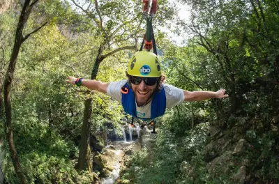 Ziplining in Santiago: IBO Combo mit Bungee & Schaukel