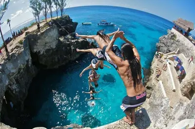 Private Negril Tour: Seven Mile Beach, Blue Hole & Rick's Café