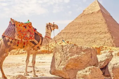 Medieval Cairo Tour: Pyramids, Felucca & Khan El Khalili