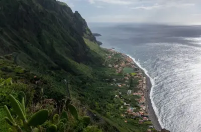 Fajã do Além Wanderung: Küstensiedlung auf São Jorge