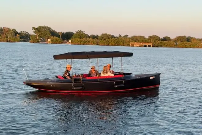 Delfinbootstour Vero Beach: Lautloses Elektroboot