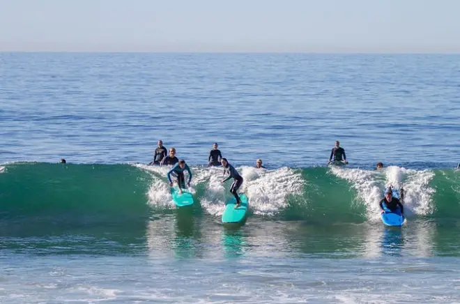Lezione di surf a Laguna Beach: Impara il pop-up a Thalia St