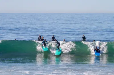 Lezione di surf a Laguna Beach: Impara il pop-up a Thalia St