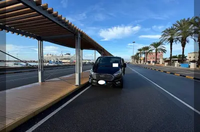 Van privativa em Cagliari: Basílica, catedral e praia do Poetto
