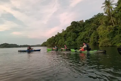 Kayak au coucher du soleil dans le golfe de Nicoya : Bioluminescence