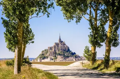 Mont-Saint-Michel from Le Havre: Private tour with abbey ticket