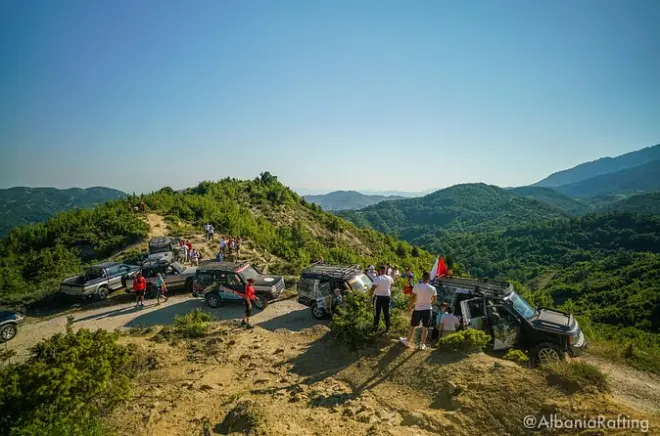 Excursión a Tomori Holy Mount desde Tirana: SUV privado y picnic