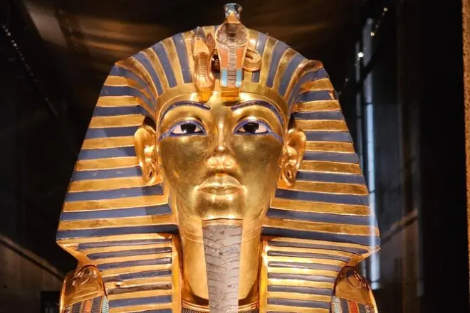 Museu Egípcio: Tesouros do rei Tut e vista das pirâmides de Gizé