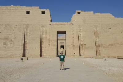 Private luxor west bank tour with egyptologist guide. visit valley of the queens, medinet habu, deir el-medina & colossi of memnon. hotel pickup included.