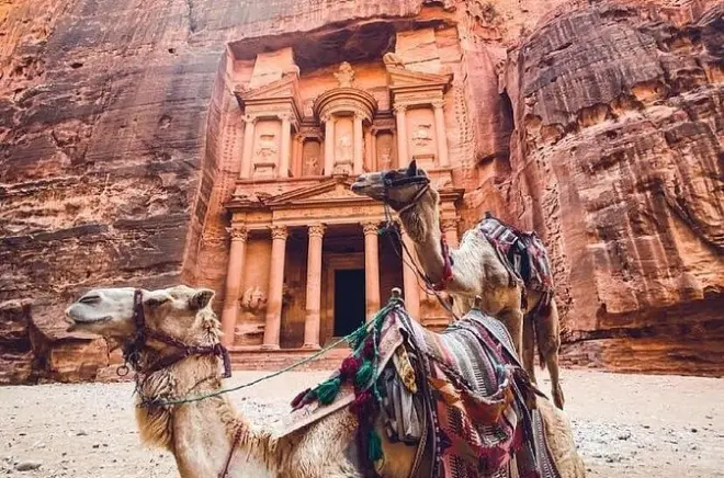 2-Day Petra Wadi Rum Dead Sea Transfer: Private Transport