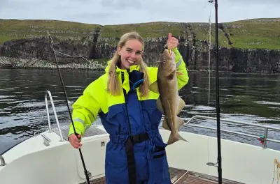 Pesca em Nolsoy: Capture bacalhau, arinca e halibute