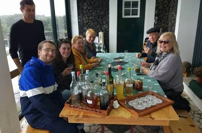 Ilha Terceira dia inteiro com almoço e degustação de vinhos
