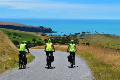 Tour in e-bike ad Akaroa: Giro guidato con Scott e-bikes