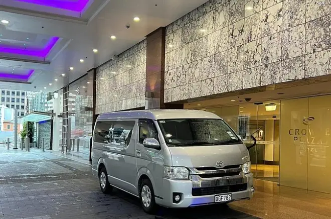Privater Transfer von Auckland City zum Flughafen Auckland