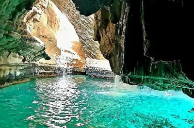 2-day Muscat tour: Wadi Shab, desert overnight, Wadi Bani Khalid
