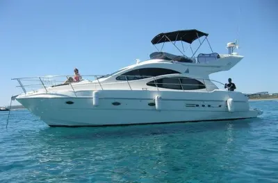 Riviera Maya: 3 Stunden auf privater Yacht La Bocana mit Bar