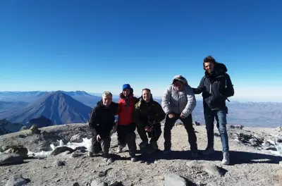Ascenso al volcán Chachani desde Arequipa: Cima a 6075 m