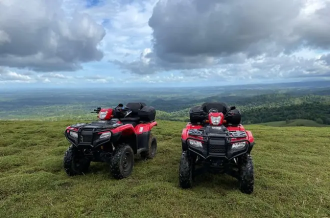 Quad près du volcan Tenorio avec Rio Celeste et traversées de rivières