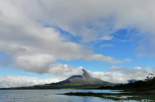 Arenal Volcano hike and hot springs from San Jose