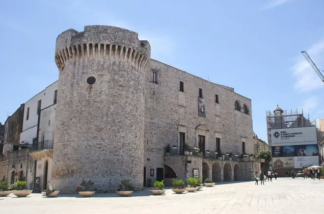 Conversano: Castello medievale, monastero e cattedrale in privato
