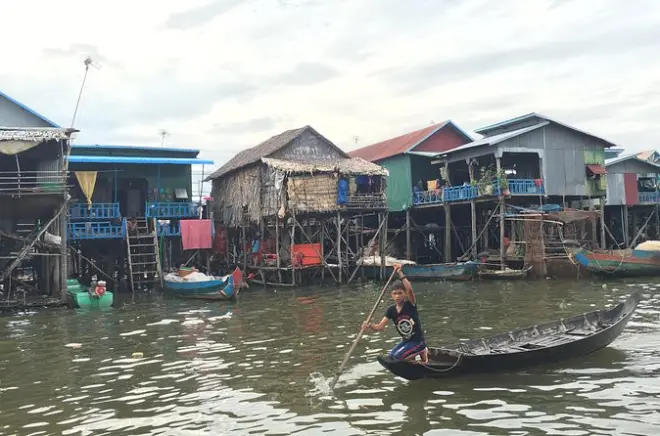 Phnom Penh a Siem Reap: Táxi privado com paradas para passeios