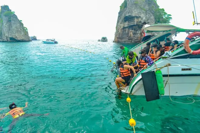 Snorkeling a Koh Rok e Koh Haa da Ko Lanta: Due isole in un giorno