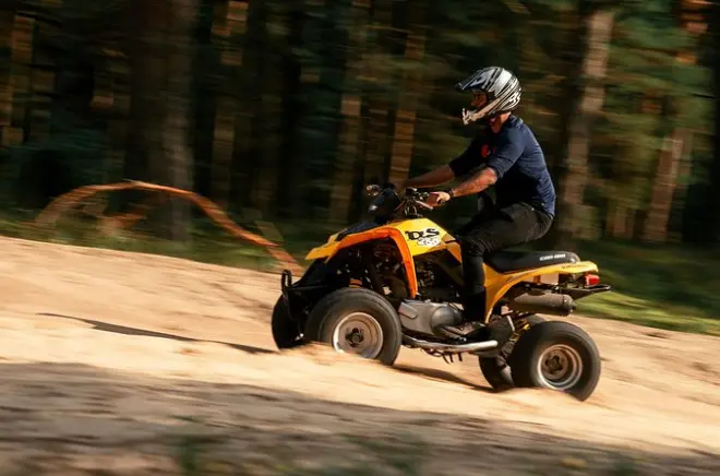 Quad a Riga: Safari privato con degustazione di Balsam