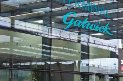 Privater Mercedes-Transfer von Gatwick zum Kreuzfahrtterminal Southampton