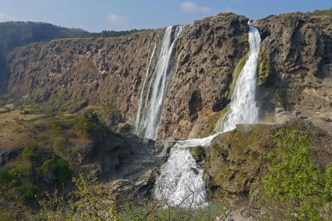 Montagne di Dhofar: Cascate Darbat, doline e baobab