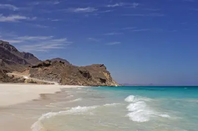 Costa ovest Salalah con scogliera Shaat, grotta Marneef e Fazayah