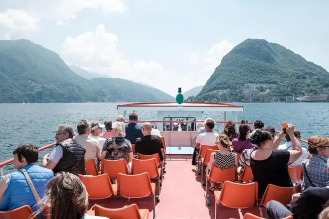 Lugano–Gandria Wanderung mit Bootsrückfahrt und Olivenwegblicken