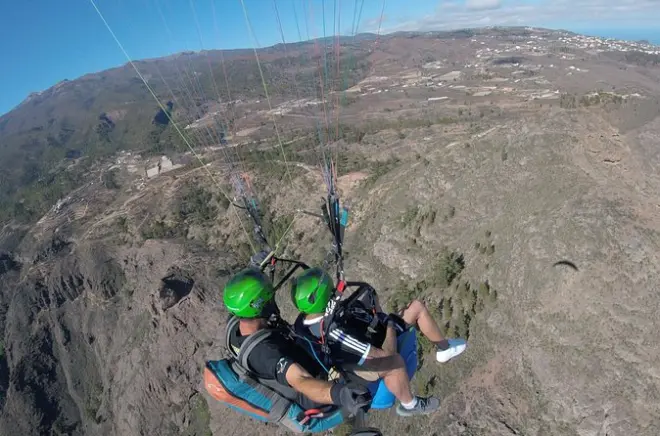 Paraglide Tenerife: Fly over Barranco del Infierno