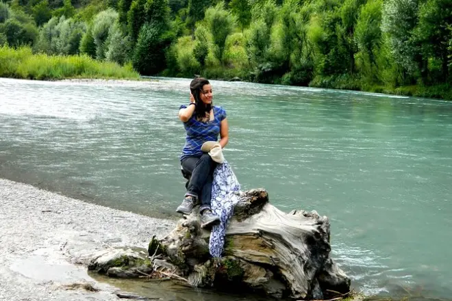 4-Day Kashmir Tour: Srinagar Gulmarg Pahalgam Private Transport
